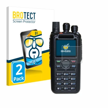 Parte frontal de un envase de producto con el logotipo de la marca BROTECT. Al lado se muestra el dispositivo AnyTone AT-D878U