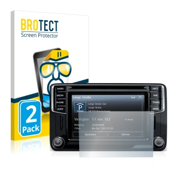 Parte frontal de un envase de producto con el logotipo de la marca BROTECT. Al lado se muestra el dispositivo Volkswagen Amaro