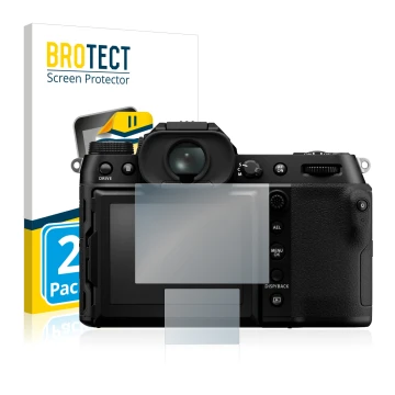 Parte frontal de un envase de producto con el logotipo de la marca BROTECT. Al lado se muestra el dispositivo Fujifilm GFX100S
