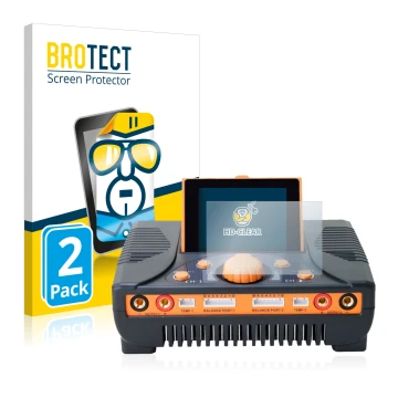 Parte frontal de un envase de producto con el logotipo de la marca BROTECT. Al lado se muestra el dispositivo Junsi iCharger 4