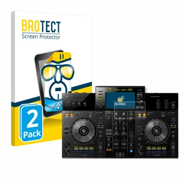 Parte frontal de un envase de producto con el logotipo de la marca BROTECT. Al lado se muestra el dispositivo Pioneer XDJ -RR 