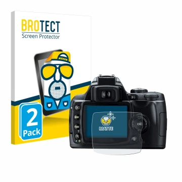 Parte frontal de un envase de producto con el logotipo de la marca BROTECT. Al lado se muestra el dispositivo Nikon D40 con su