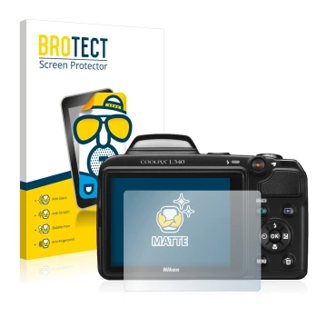 Parte frontal de un envase de producto con el logotipo de la marca BROTECT. Al lado se muestra el dispositivo Nikon Coolpix L3