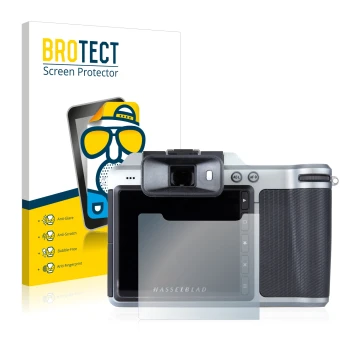 Parte frontal de un envase de producto con el logotipo de la marca BROTECT. Al lado se muestra el dispositivo Hasselblad X1D-5