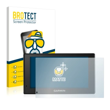 Parte frontal de un envase de producto con el logotipo de la marca BROTECT. Al lado se muestra el dispositivo Garmin DriveTrac