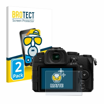 Parte frontal de un envase de producto con el logotipo de la marca BROTECT. Al lado se muestra el dispositivo Panasonic Lumix 