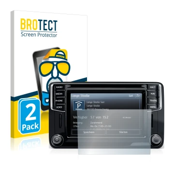 Parte frontal de un envase de producto con el logotipo de la marca BROTECT. Al lado se muestra el dispositivo Volkswagen Amaro