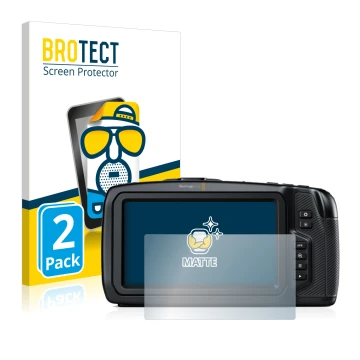 Parte frontal de un envase de producto con el logotipo de la marca BROTECT. Al lado se muestra el dispositivo Blackmagic Pocke