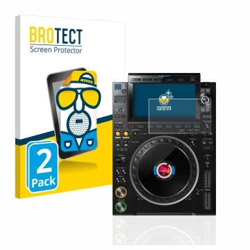 Parte frontal de un envase de producto con el logotipo de la marca BROTECT. Al lado se muestra el dispositivo Pioneer CDJ 3000
