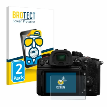 Parte frontal de un envase de producto con el logotipo de la marca BROTECT. Al lado se muestra el dispositivo Panasonic Lumix 