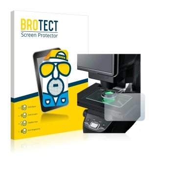 Parte frontal de un envase de producto con el logotipo de la marca BROTECT. Al lado se muestra el dispositivo Keyence IM-7030 