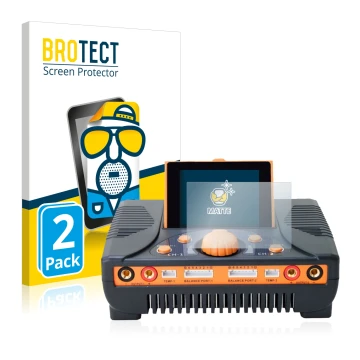 Parte frontal de un envase de producto con el logotipo de la marca BROTECT. Al lado se muestra el dispositivo Junsi iCharger 4