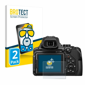 Parte frontal de un envase de producto con el logotipo de la marca BROTECT. Al lado se muestra el dispositivo Nikon Coolpix P1