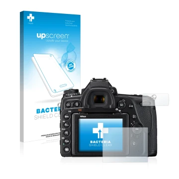 Parte frontal de un envase de producto con el logotipo de la marca upscreen. Al lado se muestra el dispositivo Nikon D780 con 