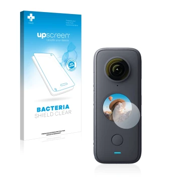 Parte frontal de un envase de producto con el logotipo de la marca upscreen. Al lado se muestra el dispositivo Insta360 One X2