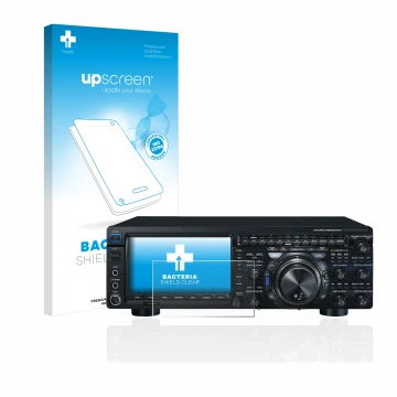 Parte frontal de un envase de producto con el logotipo de la marca upscreen. Al lado se muestra el dispositivo Yaesu FT-DX101D