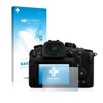 Parte frontal de un envase de producto con el logotipo de la marca upscreen. Al lado se muestra el dispositivo Panasonic Lumix