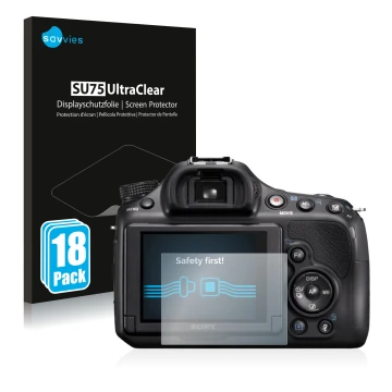 Parte frontal de un envase de producto con el logotipo de la marca Savvies. Al lado se muestra el dispositivo Sony Alpha 58 (S