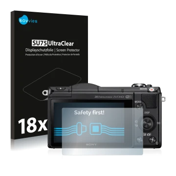 Parte frontal de un envase de producto con el logotipo de la marca Savvies. Al lado se muestra el dispositivo Sony Alpha 5000 