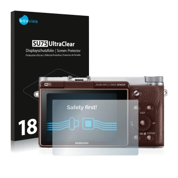 Parte frontal de un envase de producto con el logotipo de la marca Savvies. Al lado se muestra el dispositivo Samsung NX3000 c