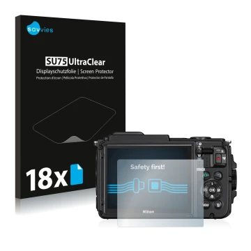 Parte frontal de un envase de producto con el logotipo de la marca Savvies. Al lado se muestra el dispositivo Nikon Coolpix AW