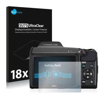 Parte frontal de un envase de producto con el logotipo de la marca Savvies. Al lado se muestra el dispositivo Nikon Coolpix L8