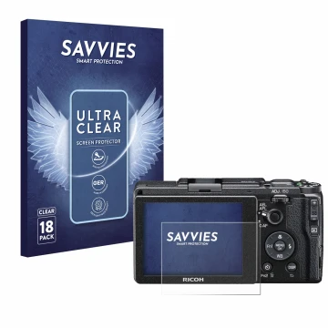 Parte frontal de un envase de producto con el logotipo de la marca Savvies. Al lado se muestra el dispositivo Ricoh GR II 2015