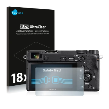 Parte frontal de un envase de producto con el logotipo de la marca Savvies. Al lado se muestra el dispositivo Sony Alpha 6300 