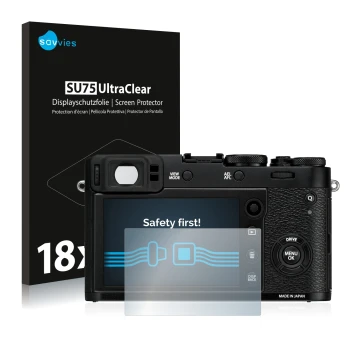 Parte frontal de un envase de producto con el logotipo de la marca Savvies. Al lado se muestra el dispositivo Fujifilm X100F c