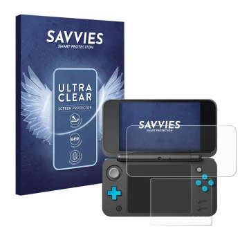 Parte frontal de un envase de producto con el logotipo de la marca Savvies. Al lado se muestra el dispositivo New Nintendo 2DS
