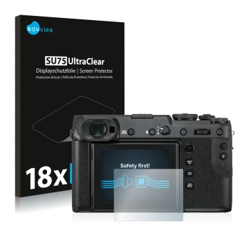 Parte frontal de un envase de producto con el logotipo de la marca Savvies. Al lado se muestra el dispositivo Fujifilm GFX 50R