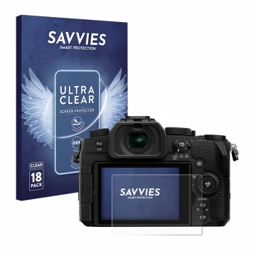 Parte frontal de un envase de producto con el logotipo de la marca Savvies. Al lado se muestra el dispositivo Panasonic Lumix 