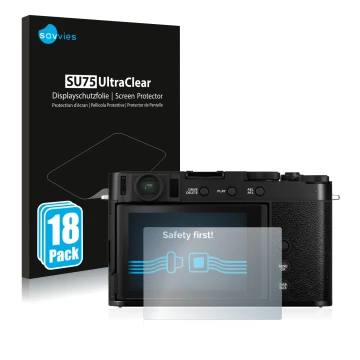 Parte frontal de un envase de producto con el logotipo de la marca Savvies. Al lado se muestra el dispositivo Fujifilm X-E4 co