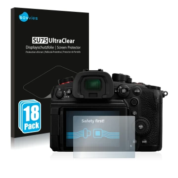 Parte frontal de un envase de producto con el logotipo de la marca Savvies. Al lado se muestra el dispositivo Panasonic Lumix 