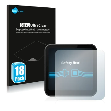 Parte frontal de un envase de producto con el logotipo de la marca Savvies. Al lado se muestra el dispositivo DJI Action 2 con