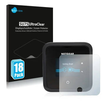 Parte frontal de un envase de producto con el logotipo de la marca Savvies. Al lado se muestra el dispositivo Netgear Nighthaw