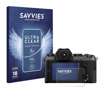 Parte frontal de un envase de producto con el logotipo de la marca Savvies. Al lado se muestra el dispositivo Fujifilm X-S20 c