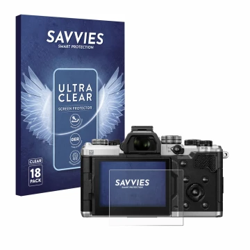Parte frontal de un envase de producto con el logotipo de la marca Savvies. Al lado se muestra el dispositivo OM System OM-3 c