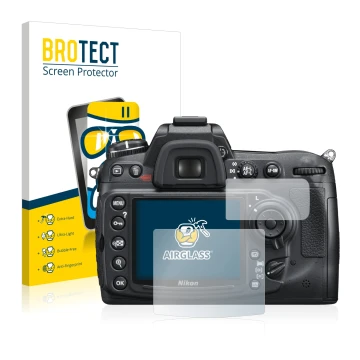 Parte frontal de un envase de producto con el logotipo de la marca BROTECT. Al lado se muestra el dispositivo Nikon D300S con 