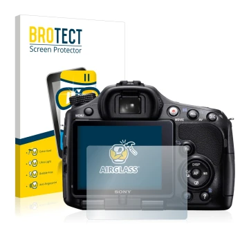 Parte frontal de un envase de producto con el logotipo de la marca BROTECT. Al lado se muestra el dispositivo Sony Alpha 65V (