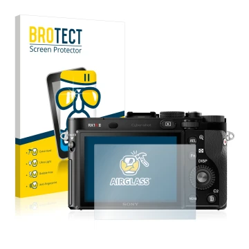 Parte frontal de un envase de producto con el logotipo de la marca BROTECT. Al lado se muestra el dispositivo Sony Cyber-Shot 