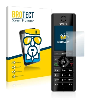 Parte frontal de un envase de producto con el logotipo de la marca BROTECT. Al lado se muestra el dispositivo AVM Fritz!Fon C5