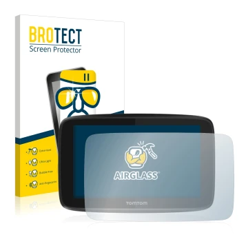 Parte frontal de un envase de producto con el logotipo de la marca BROTECT. Al lado se muestra el dispositivo TomTom GO 5200 c