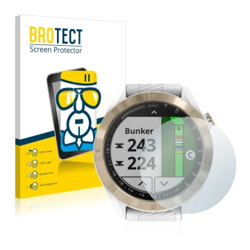 Parte frontal de un envase de producto con el logotipo de la marca BROTECT. Al lado se muestra el dispositivo Garmin Approach 