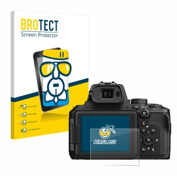 Parte frontal de un envase de producto con el logotipo de la marca BROTECT. Al lado se muestra el dispositivo Nikon Coolpix P9
