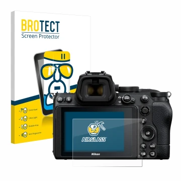 Parte frontal de un envase de producto con el logotipo de la marca BROTECT. Al lado se muestra el dispositivo Nikon Z 5 con su
