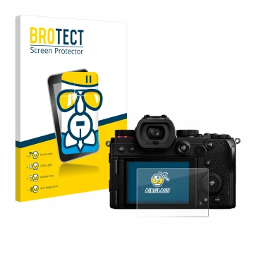 Parte frontal de un envase de producto con el logotipo de la marca BROTECT. Al lado se muestra el dispositivo Panasonic Lumix 