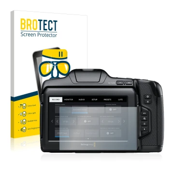 Parte frontal de un envase de producto con el logotipo de la marca BROTECT. Al lado se muestra el dispositivo Blackmagic Pocke