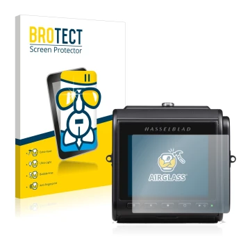 Parte frontal de un envase de producto con el logotipo de la marca BROTECT. Al lado se muestra el dispositivo Hasselblad 907X 