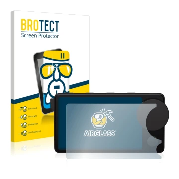 Parte frontal de un envase de producto con el logotipo de la marca BROTECT. Al lado se muestra el dispositivo Spotify Car Thin